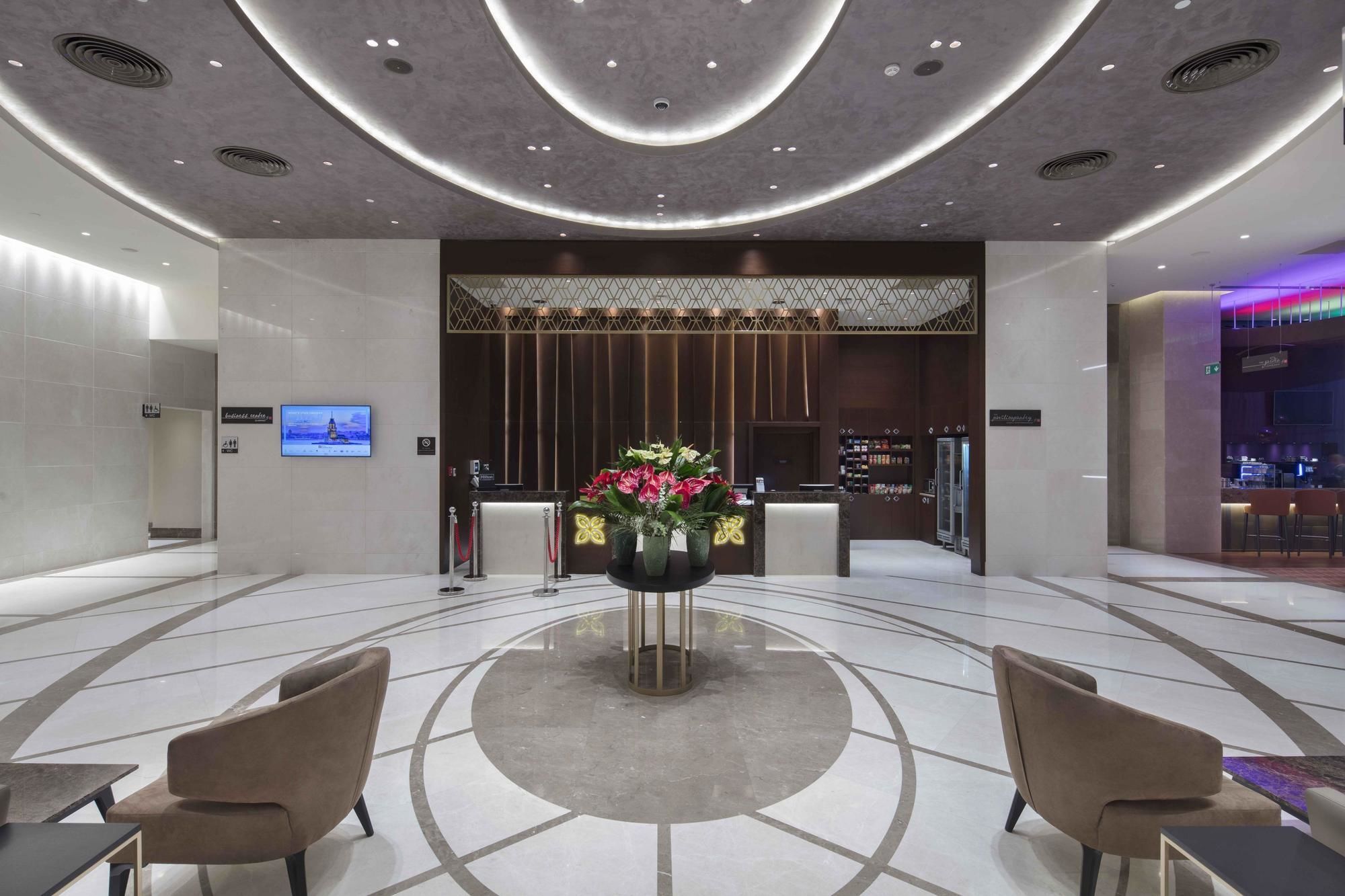 Готель Doubletree By Hilton Istanbul Umraniye Екстер'єр фото The lobby of the hotel