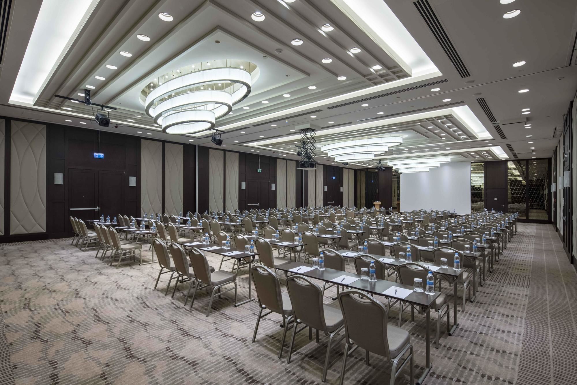 Готель Doubletree By Hilton Istanbul Umraniye Екстер'єр фото The Grand Ballroom